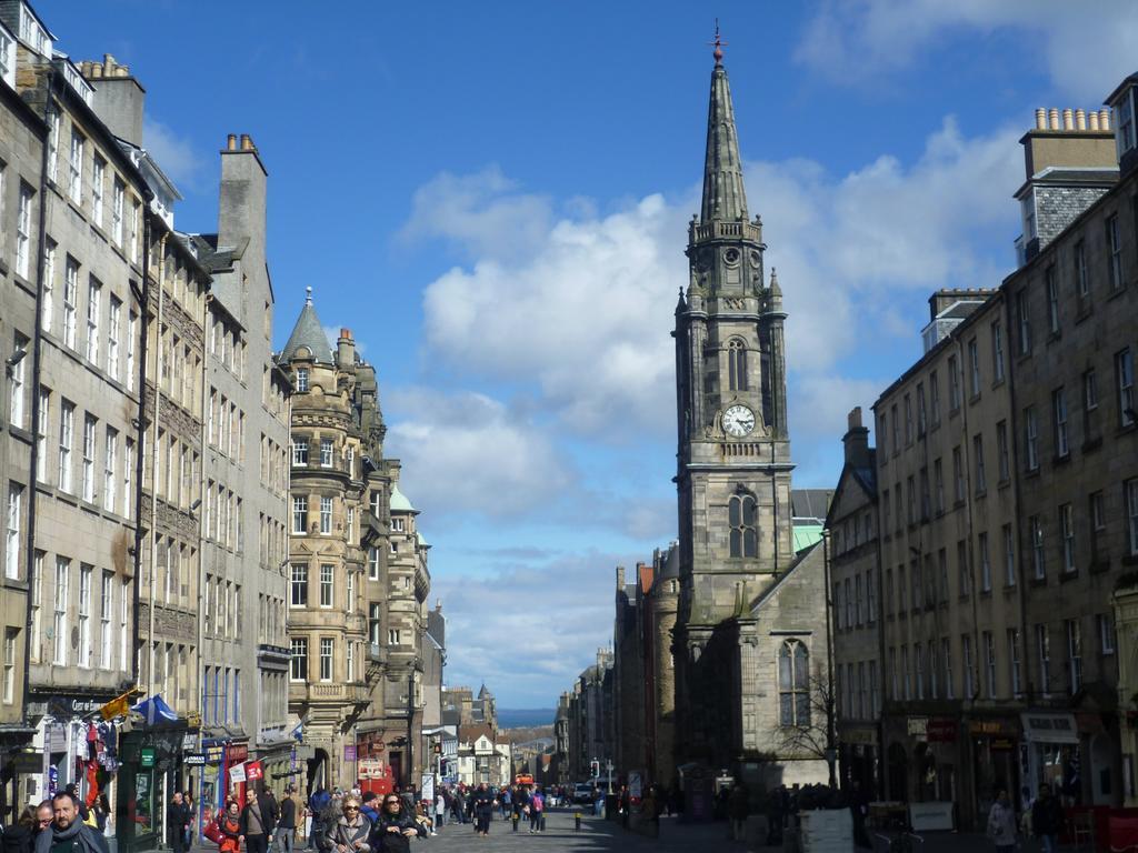 Pitt Street Beautiful Spacious Free Parking And Free Sanitizer Apartment EDI